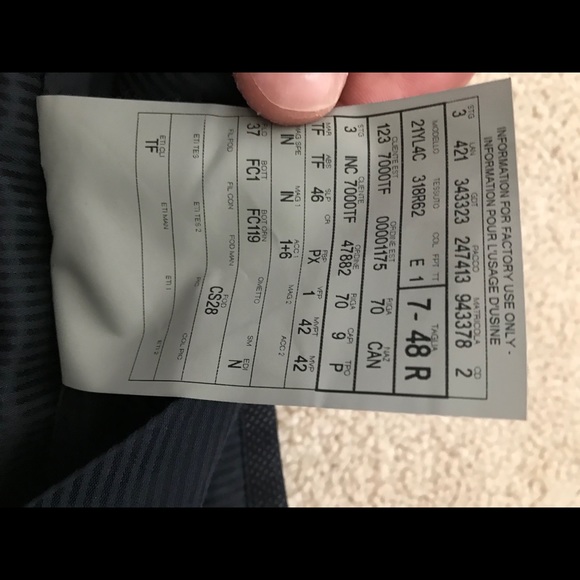 TOM FORD SUIT - Picture 11 of 12